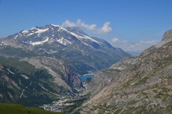 Réserver un taxi à Courchevel en été : visites, transferts, aéroports